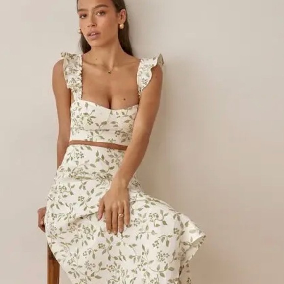 Reformation Tops - Reformation Junie 100% Linen Crop Top in Cypress Green Floral Print SZ 2 Boho